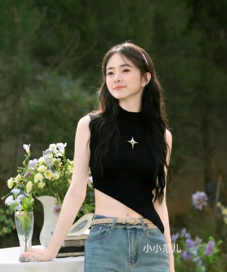 개성 장식 민소매 외국 가스 조끼 여성 외출용 몸매 가꾸기 슬림해 보이는 디자인 센스 불규칙 여름 만나는 쇼트 스타일 맨위
