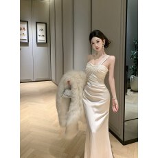 批发实拍 实价  高级感气质单肩链子晚<b class='q'>礼服</b>连衣裙