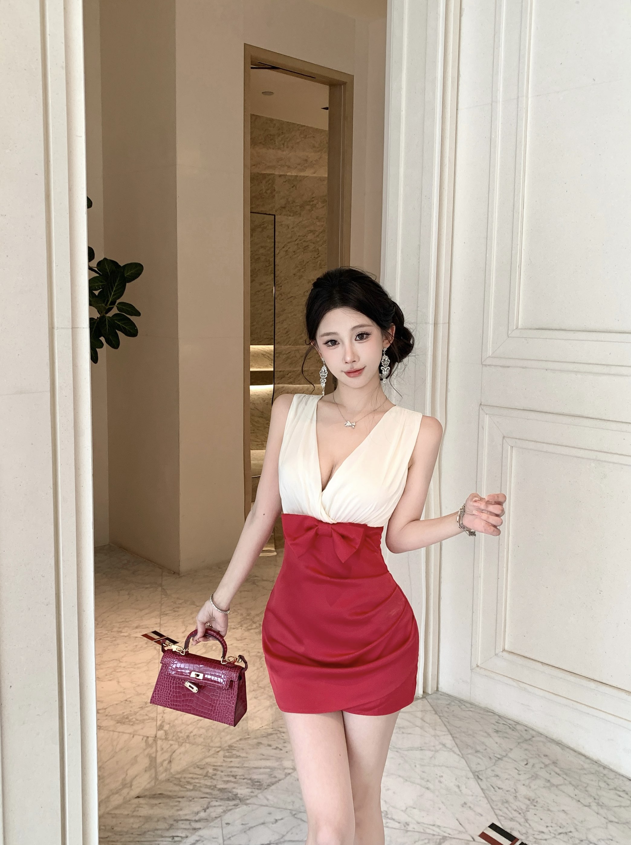 실사 정가 품격 고급 센스 배색 나비 매듭 드레스 여름 민소매 허리 수축 드레스