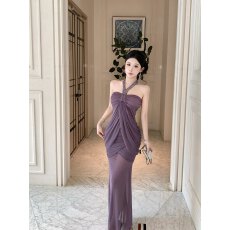 批发实拍 实价 高级感重工钻挂脖晚礼服连衣<b class='q'>裙</b>