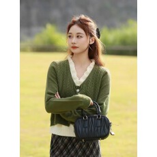 批发乌77拼接木耳边假两件v领毛衣女系带慵懒感软糯加厚短款<b class='q'>开衫</b>上衣