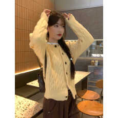 批发韩系纽扣麻花<b class='q'>针织</b><b class='q'>开衫</b>女秋季新款宽松别致显瘦长袖上衣