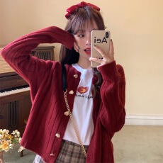 批发乌77甜美爱心纽扣显白红色短款毛衣<b class='q'>开衫</b>韩版宽松显瘦坑<b class='q'>条纹</b><b class='q'>针织</b>衫