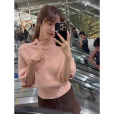 批发韩系复古设计感开扣斜翻领斗篷<b class='q'>针织衫</b>秋冬<b class='q'>女</b>装蝙蝠袖收腰短款毛衣