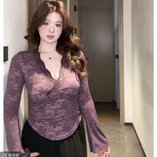 批发<b class='q'>大码</b>微胖mm性感紫色V领蕾丝打底衫修身内搭纯欲辣妹设计感上衣