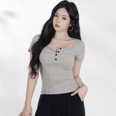 批发大码~纯欲甜美U领亲肤高弹针织上衣