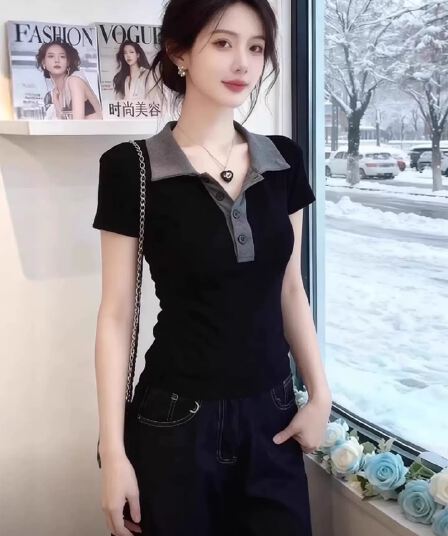 블랙 회색 폴로 칼라 몸매 가꾸기 슬림해 보이는 만나는 니트 반팔 티셔츠 여성 2026 봄 자이언트 잘 생긴 고급 센스 맨위