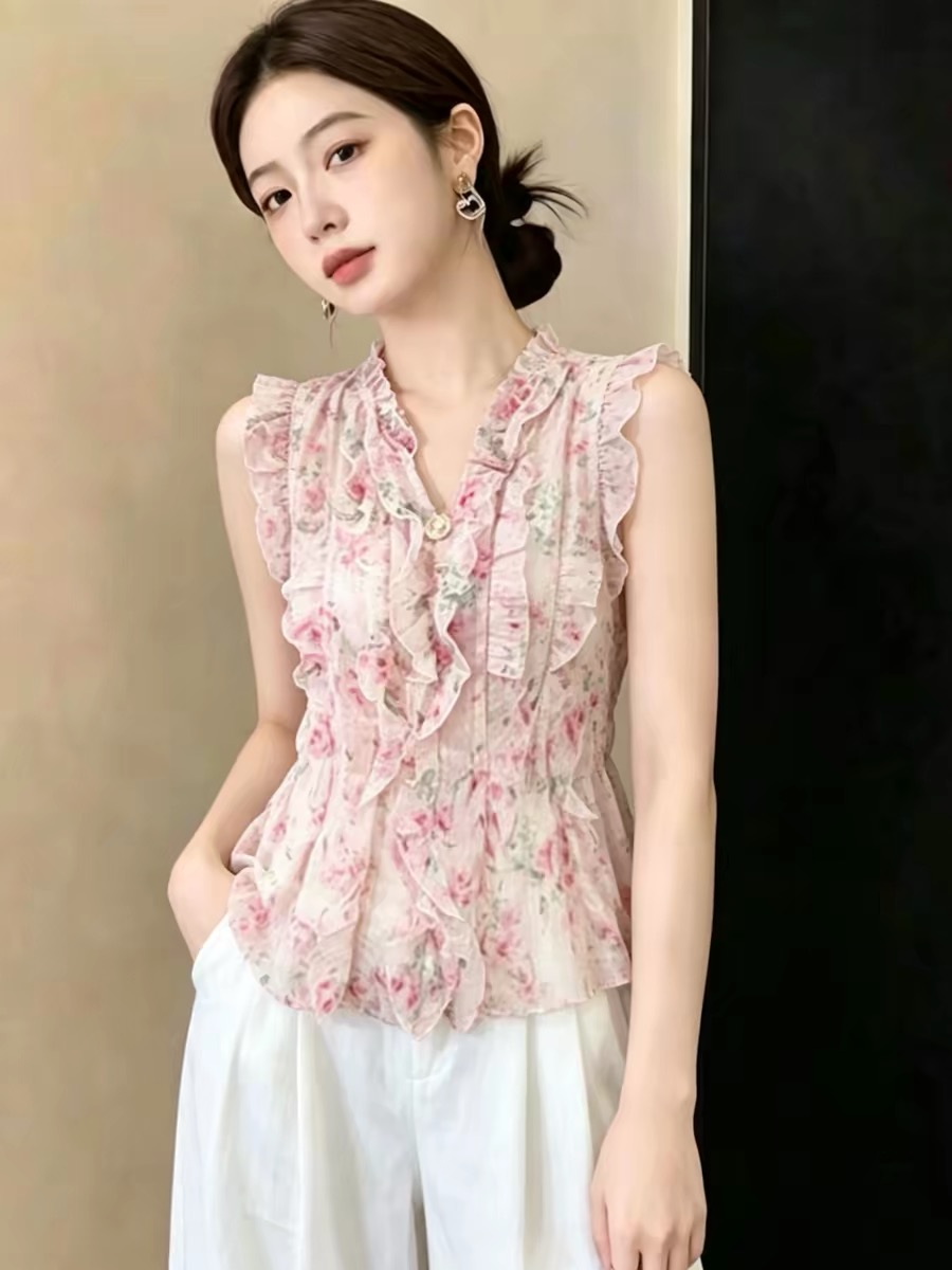프랑스식 프릴 꽃무늬 V넥 민소매 여성 셔츠 2026 년 새로운 여름 디자인 센스 작은 대중 얇은 스타일 맨위