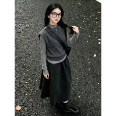 批发韩系穿搭一整套装女春秋设计感小众灰色马甲打底衫半身裙三件套装