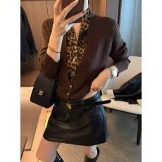 批发秋冬复古高级感V领豹纹拼接<b class='q'>假两件</b>针织衫女设计感<b class='q'>上衣</b>