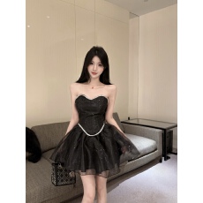 批发实拍实价   精致公主掐腰高级感编织花边网纱蓬蓬抹胸<b class='q'>连衣裙</b>