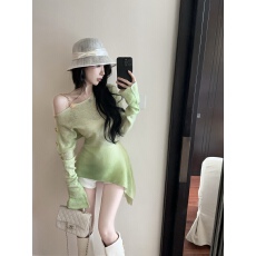 批发实拍实价    辣妹渐变绿色露肩针织衫不规则修身上衣