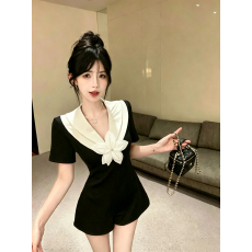 批发实拍实价  纯欲花朵装饰V领撞色短袖<b class='q'>连体</b>短<b class='q'>裤裙</b>