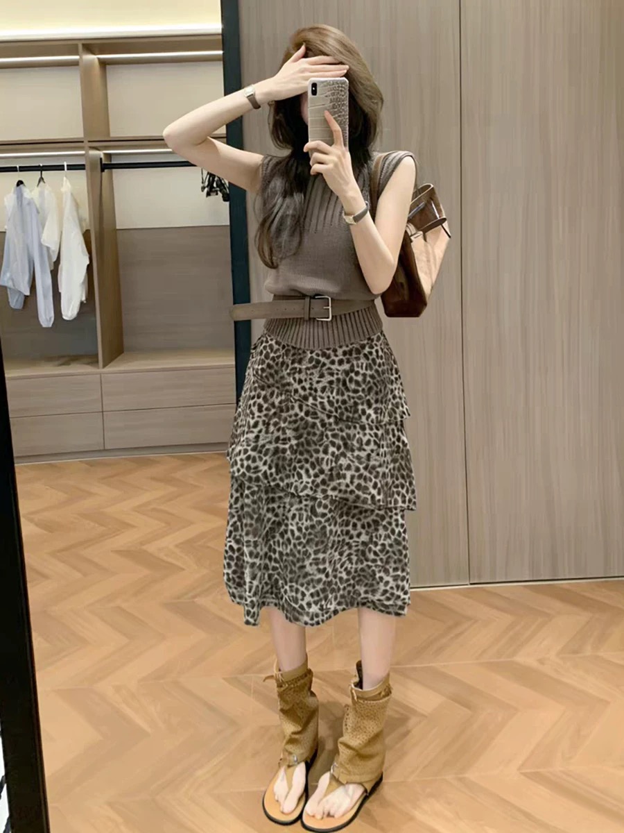 여름 2026 고급 센스 인터넷 유명인 착용 가져 가라. 몸매 가꾸기 슬림해 보이는 맨위 품격 허리 수축 한 마디 레오파드 무늬 반신 치마 세트