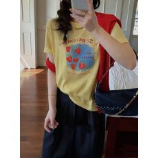 批发韩系小个子活泼减龄穿搭草莓印花正肩显瘦短袖<b class='q'>T</b><b class='q'>恤</b>配九分<b class='q'>裤</b>两件套