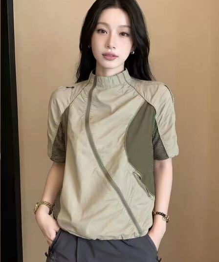 2026 여름 올해 인기 폭발 고유 한 고급 센스 슈퍼 잘 생긴 야외 스포츠 캐주얼 녹색 반팔 여성 코트