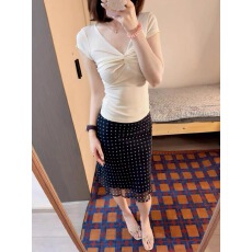 批发巨好看的夏装一整套女绝美白色扭结<b class='q'>短袖</b>修身T恤波点短裙两件套装