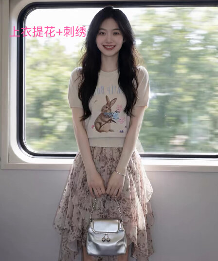 자이언트 잘 생긴 전체 집합 ootd 착용 가져 가라. 여름 여성 화이트 프린트 반팔 맨위 불규칙 꽃무늬 반신 치마 세트
