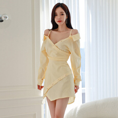 批发2026 夏季新款 露肩吊带 V 领连衣裙 女收腰系带不规则包臀<b class='q'>短裙</b>