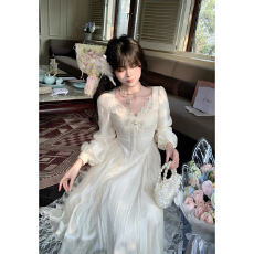 批发法式小香风撞色拼接V领蕾丝<b class='q'>泡泡袖</b>气质感<b class='q'>连衣裙</b>