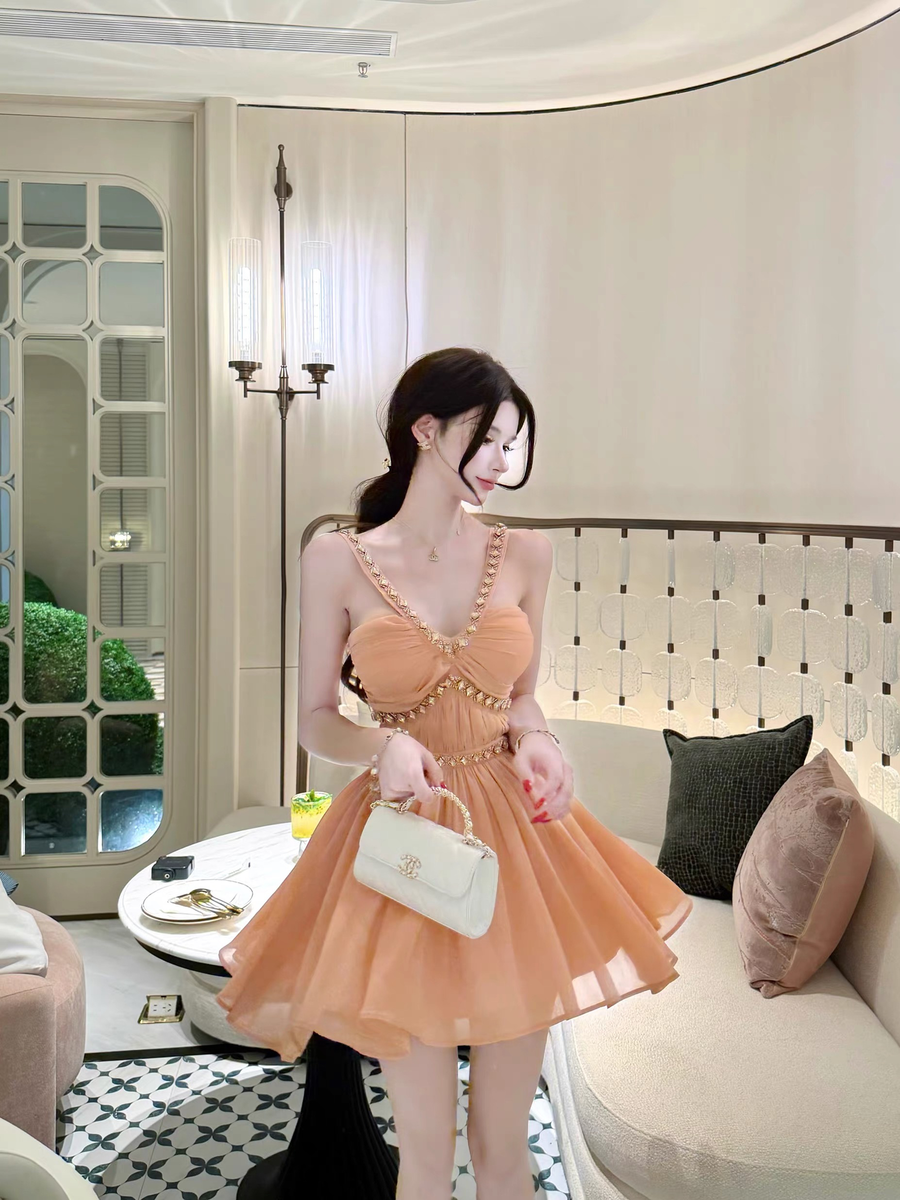 먼지 덩 덩 자오 벨 얇은 여름 프랑스식 디자인 센스 무거운 작업 다이아몬드 세팅 행침 목 민소매 드레스 d26q809