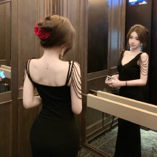 批发实拍新款纯欲性感氛围感轻奢收腰黑色包臀开叉流苏长<b class='q'>礼服</b>打底<b class='q'>裙</b>