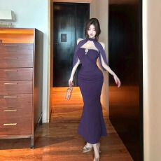 批发实拍御姐风情万种的裙子辣妹小性感抹胸挂脖包臀礼服修身连衣裙