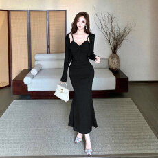 批发实拍性感辣妹风皱褶收腰吊带<b class='q'>连衣裙</b>女秋冬修身显瘦长袖开衫两件套