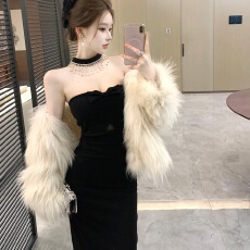 批发实拍2026露背<b class='q'>蝴蝶结</b>高级感名媛轻奢收腰挂脖水钻修身洋气内搭裙