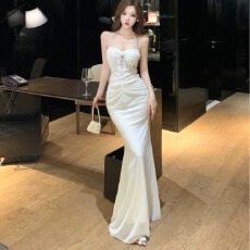 批发实拍名媛高端轻奢法式小众绝美<b class='q'>礼服</b>蕾丝花边拼接钉钻性感挂脖长裙