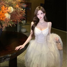 批发实拍你家辣辣halo lala高光时刻/轻奢高级重工拖尾网纱吊带<b class='q'>连衣裙</b>