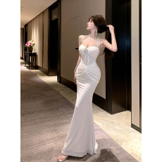 批发实拍名媛高端轻奢法式小众绝美<b class='q'>礼服</b>蕾丝花边拼接钉钻性感挂脖长<b class='q'>裙</b>