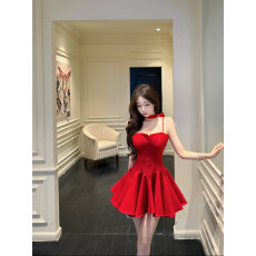 批发实拍2026呛口小辣椒法式氛围感无袖甜辣风吊带红色蓬蓬显瘦<b class='q'>连衣裙</b>