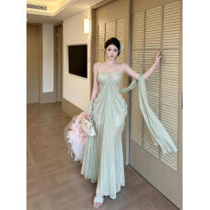 批发实拍温柔轻奢名媛甜美气质抹胸网纱<b class='q'>连衣裙</b>高级感一字领露肩礼服裙