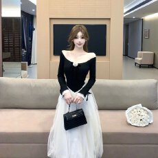 批发实拍韩系高级小众不撞款裙子温柔独特好看花朵一字肩拼接<b class='q'>连衣裙</b>