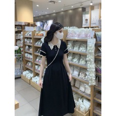 批发实拍学院风法式<b class='q'>黑色</b>POLO领蕾丝拼接收腰显瘦A字<b class='q'>长裙</b>