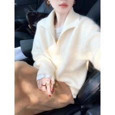 批发米白色翻领宽松套头毛衣针织<b class='q'>衫</b>女2025新款秋冬季巨好看老钱风上衣