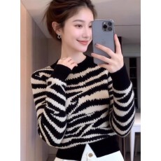 条纹拼接毛衣女款2025新款冬季设计感收腰修身可外穿内搭针织上衣