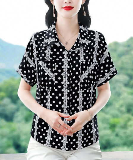 반팔 셔츠 여름 2026 새로운 품격 폴로 칼라 빅 사이즈 중년 여성 연령 감소 슬림해 보이는 디자인 센스 맨위