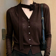批发巨好看撞色<b class='q'>条纹</b>飘带长袖<b class='q'>针织衫</b>女秋冬打底内搭外穿设计感小众上衣