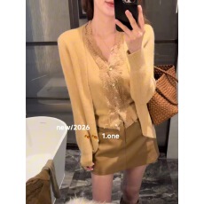 批发1ONE2026秋新款气质辣妹纯欲风拼接蕾丝花边假两件V领针织开衫女