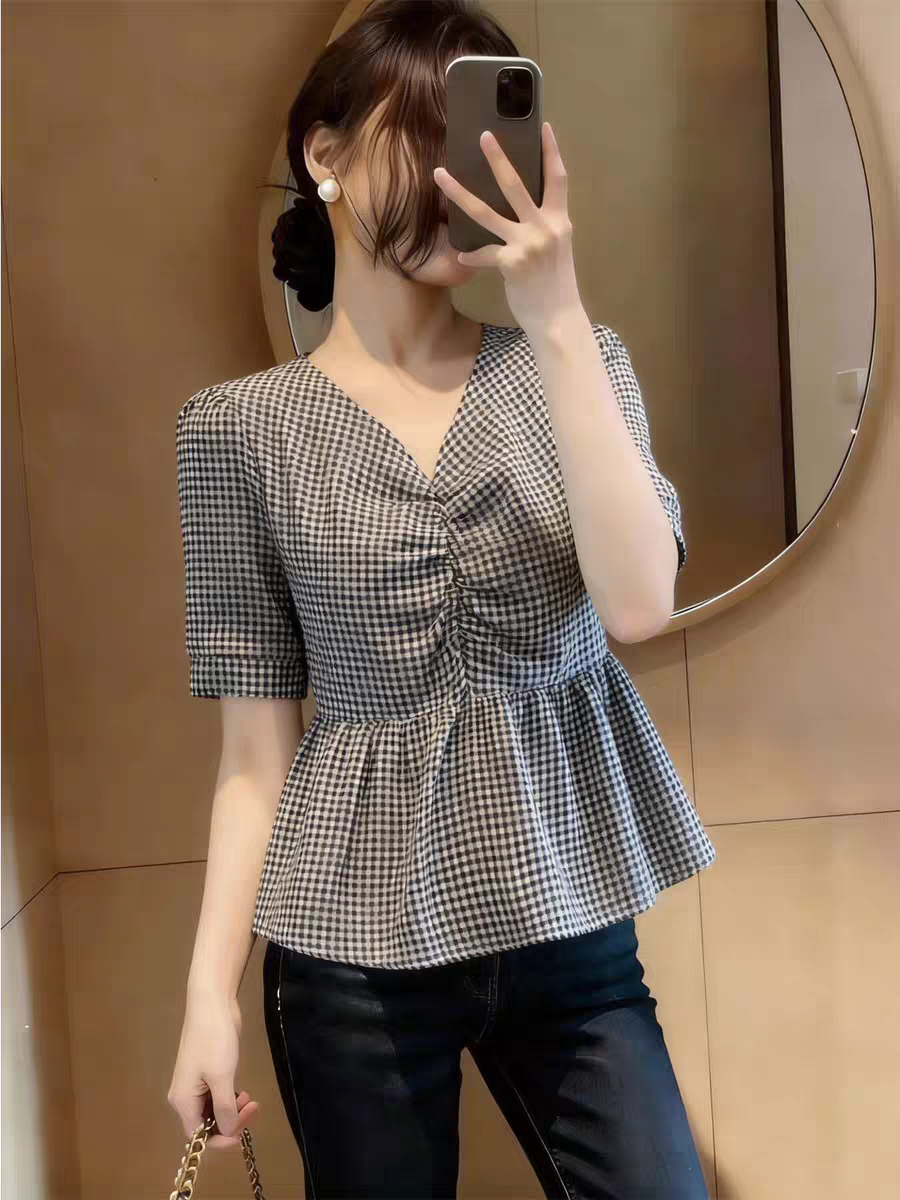 캐주얼 바람 V넥 주름 체크무늬 여성 셔츠 여름 빅 사이즈 통통한 여동생 레트로 품격 슬림해 보이는 표지 배 맨위