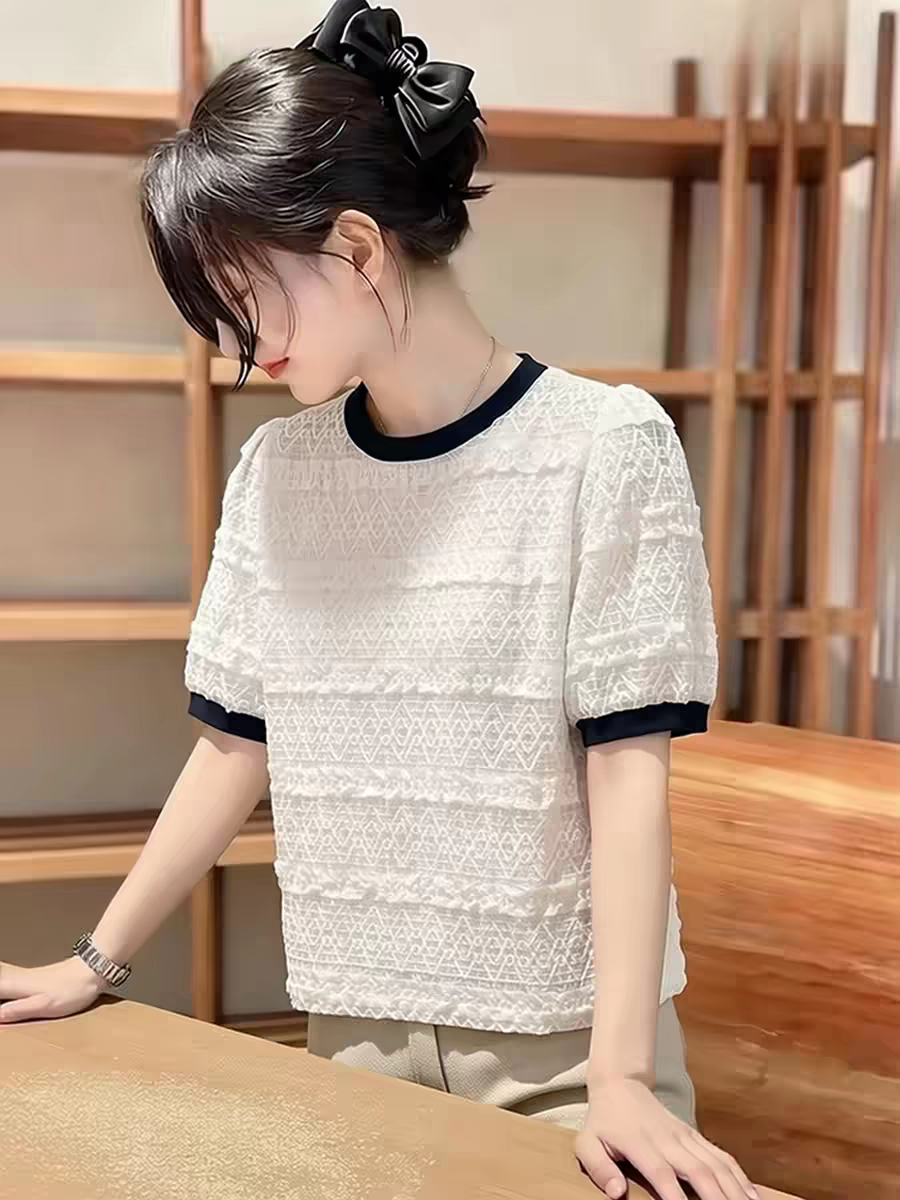 2026 여름 새로운 프랑스식 품격 빛 럭셔리 반팔 티셔츠 여성 작은 대중 Chic 연령 감소 배색 라운드 넥 맨위 트렌디