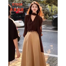 批发<b class='q'>轻熟</b>御姐飘带上衣收腰半身长裙套装女2025新款巨好看的早秋两件套