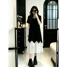 批发实拍大码女装黑白<b class='q'>钉珠</b>工艺拼接针织衫长款过膝下架显瘦拼接<b class='q'>连衣裙</b>