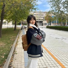 批发美式高街学院风藏青色棒球服外套女秋冬vintage小众情侣夹克上衣