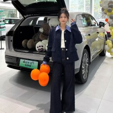 批发小香风假两件拼接外套女2025秋冬新款高级感<b class='q'>气质</b>名媛短款上衣外套
