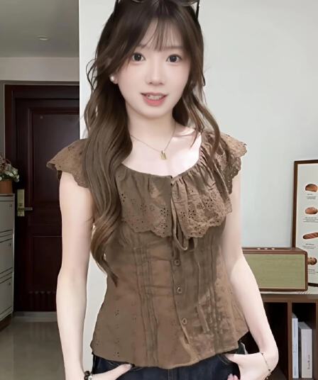 순수한 욕망 바람 프릴 홀로우 아웃 민소매 셔츠 여름 새로운 허리 수축 표지 고기 슬림해 보이는 커피 색상 맨위