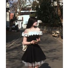 批发法式赫本风一字肩连衣裙女小个子撞色拼接收腰芭蕾风蓬蓬短裙子夏