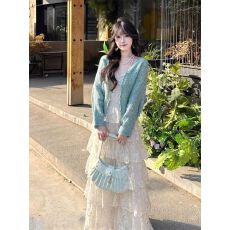 批发2026早春新款甜美风绿毛衣开衫+<b class='q'>蕾丝</b>蛋糕吊带裙一整套